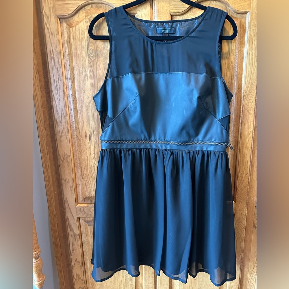 Jessica Simpson Sleeveless Black Dress w/Zipper & Button Detailing Size 16